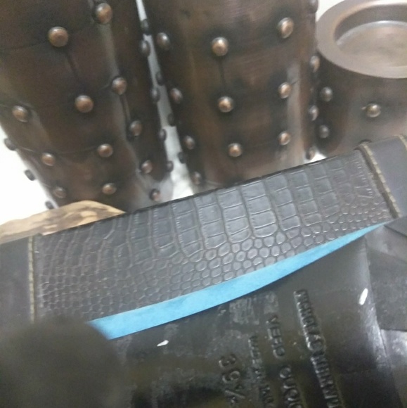 Nicholas Kirkwood - Picture 2 of 7